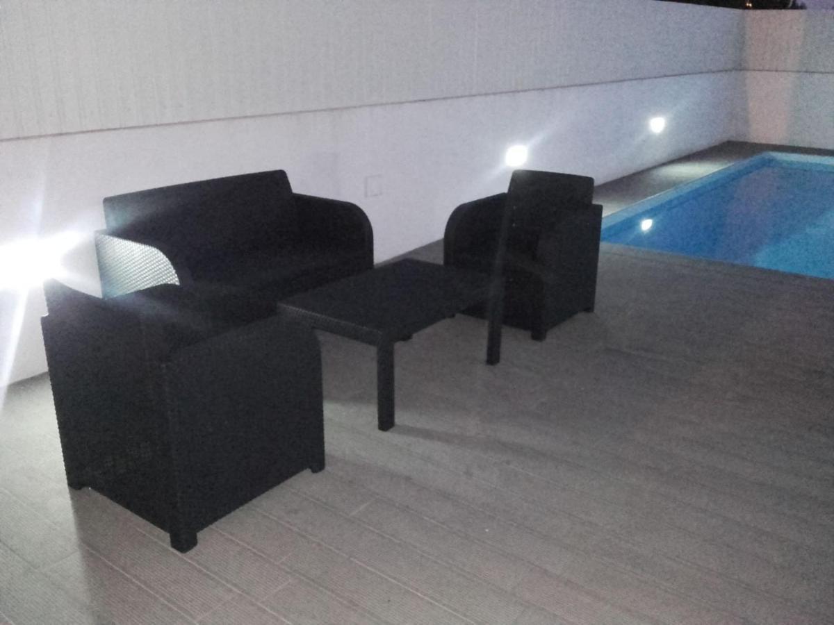 Lisbon Tagus River 2 Suites Private Pool D Almada Exterior foto