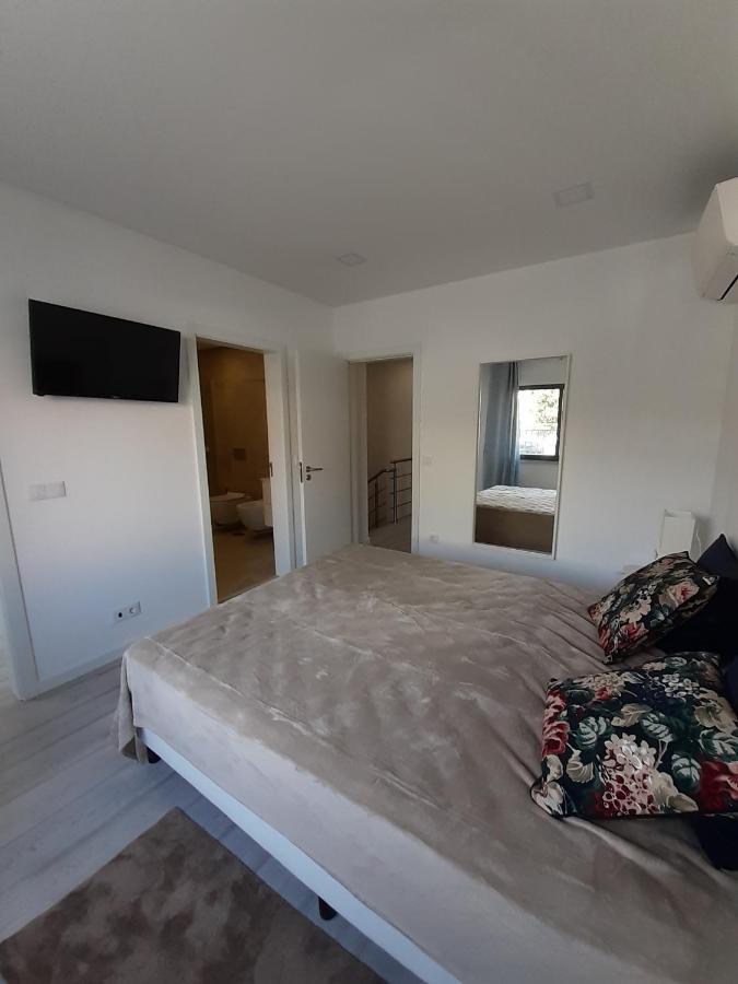 Lisbon Tagus River 2 Suites Private Pool D Almada Exterior foto
